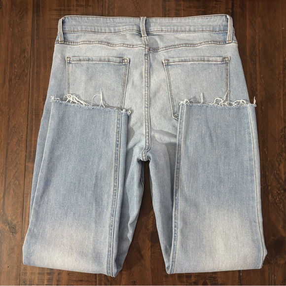 Old Navy Wow High Rise Straight Light Blue Denim Jeans Size 12 - Picture 7 of 8